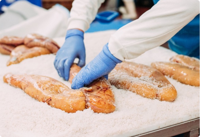 Elaboración artesanal de los salazones