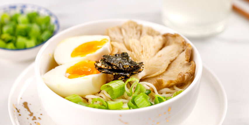 Caldo dashi japonés con lomo de bonito